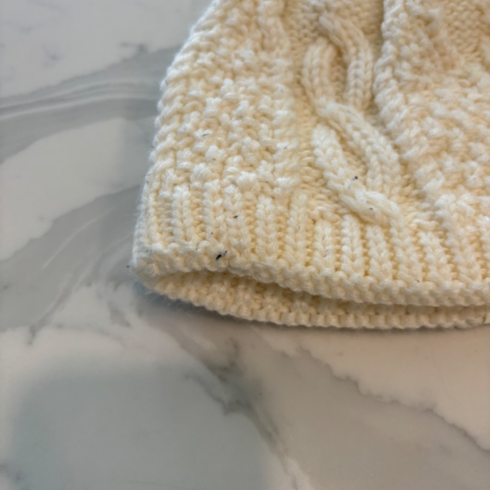 Nike ACG Off White Cable Knit Beanie - Picture 4 of 9